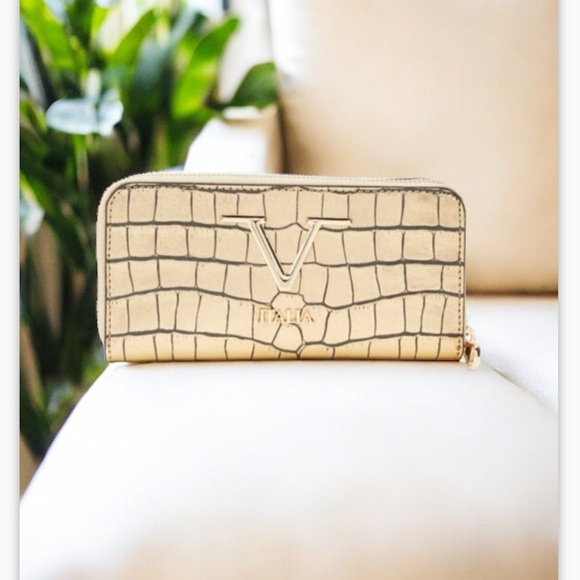 Versace Leather Wallet - Picture 3 of 11